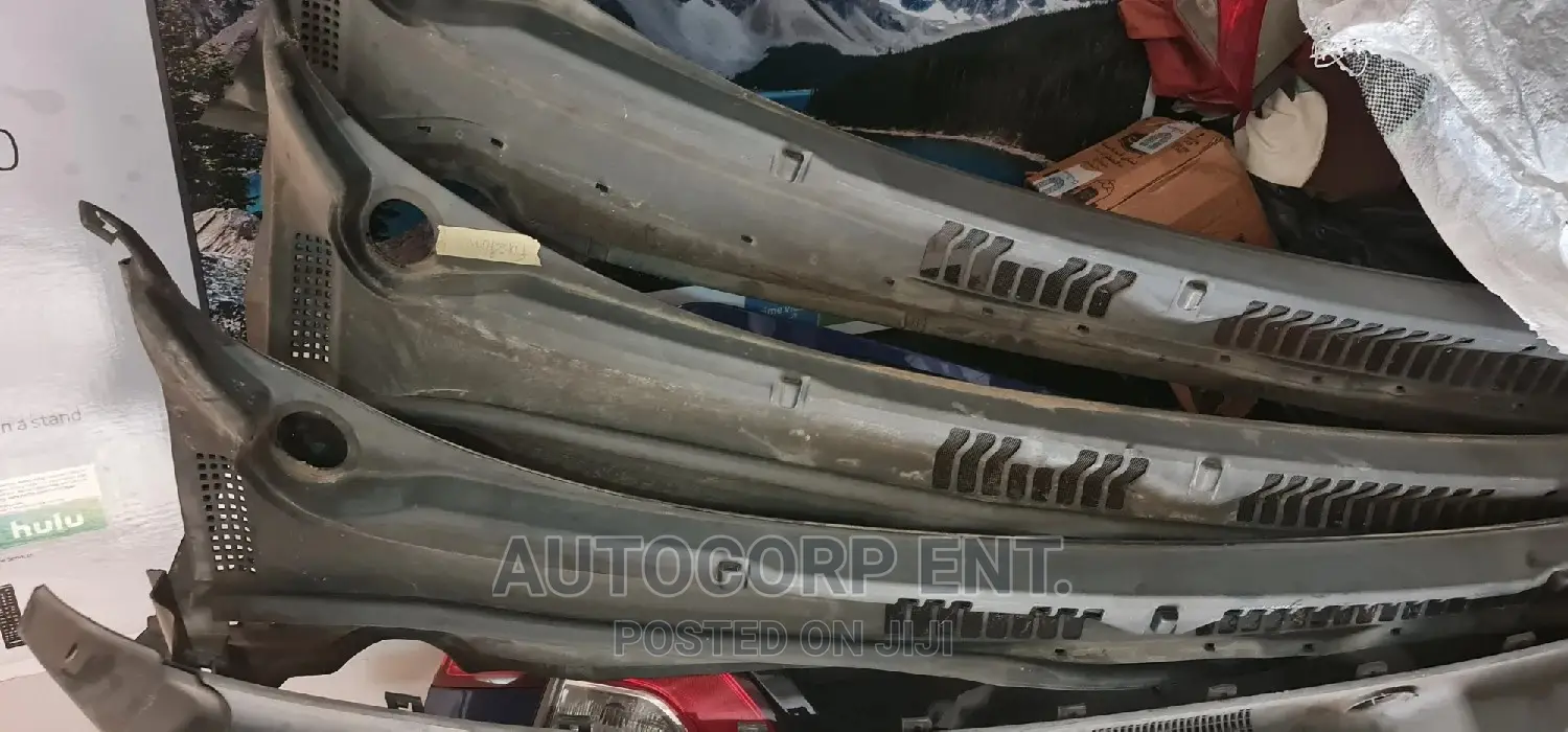 Ford Fusion Wiper Cowl Screen
