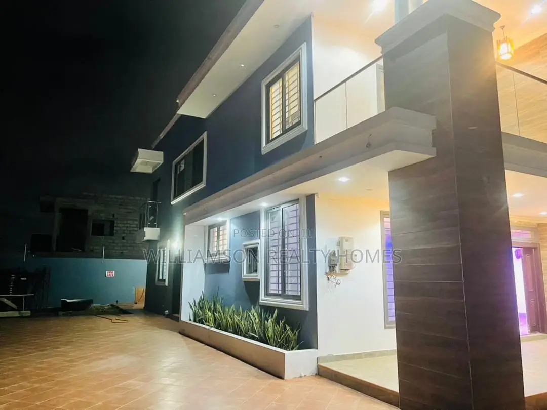 6bdrm House in Community 20 Estate, Spintex for Sale