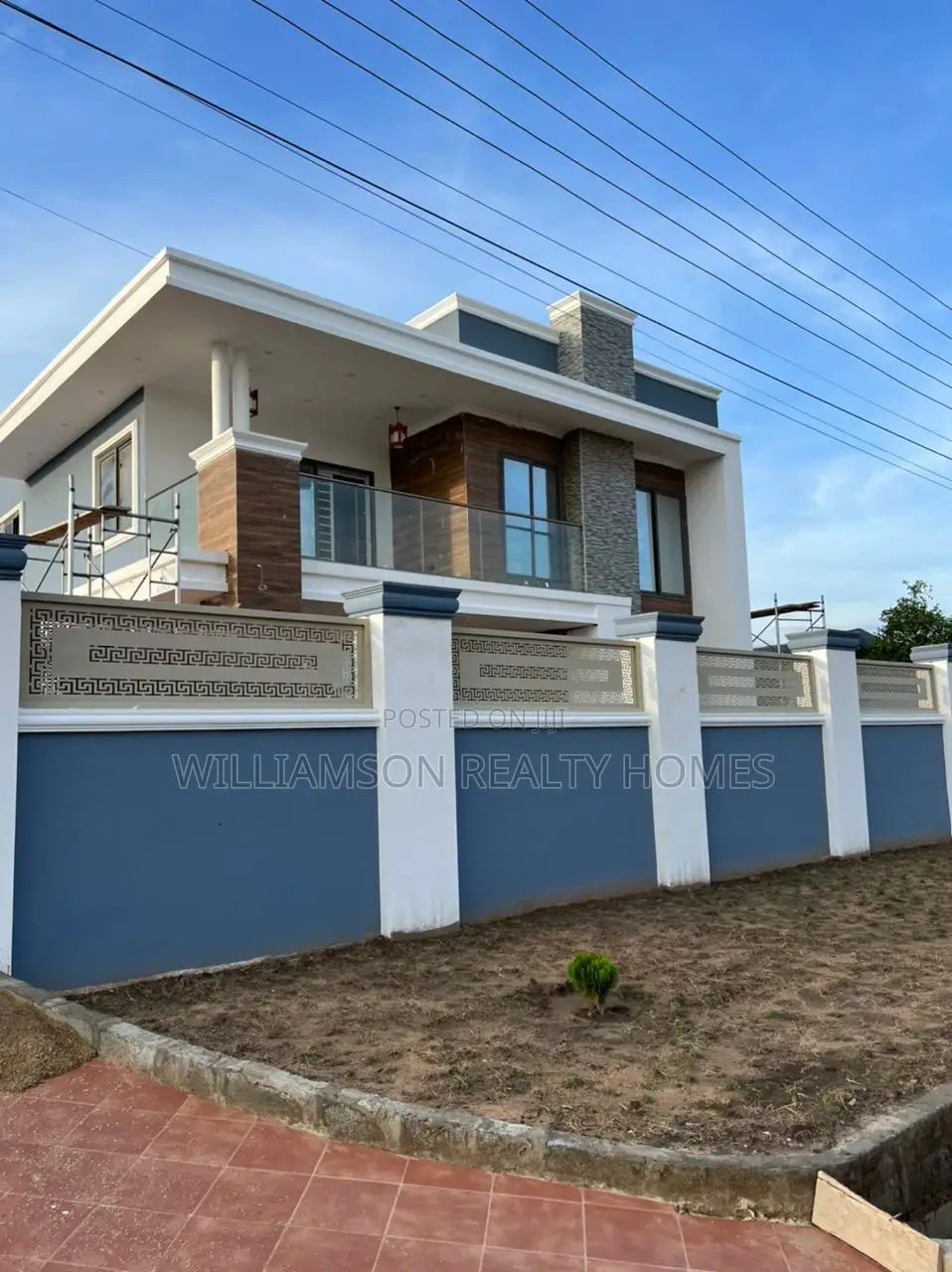 6bdrm House in Community 20 Estate, Spintex for Sale
