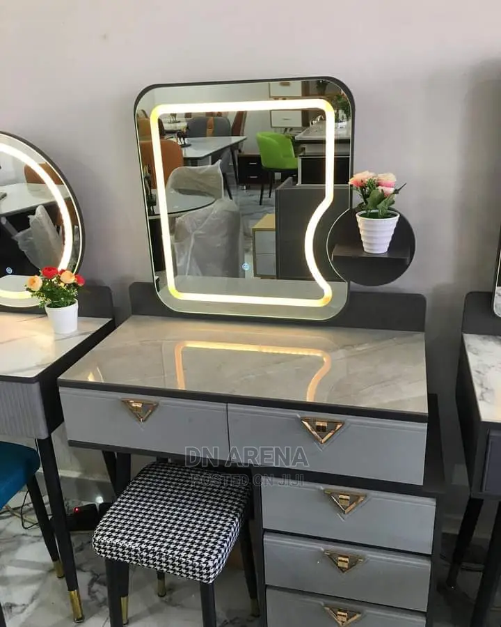Make-Up Table With Inbuilt Led Lights Set
