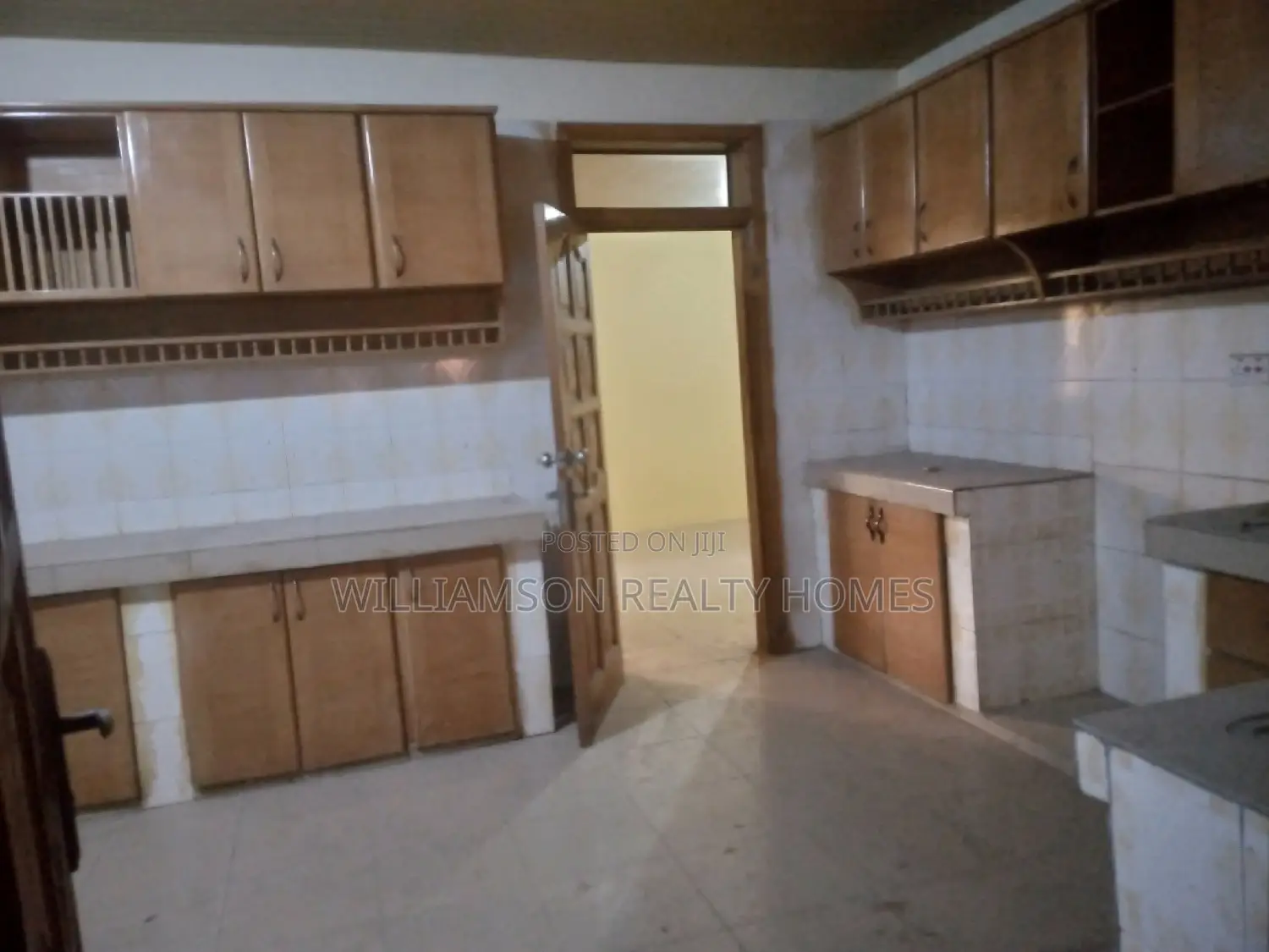 3bdrm Apartment in Community 18 Estate, Spintex for rent