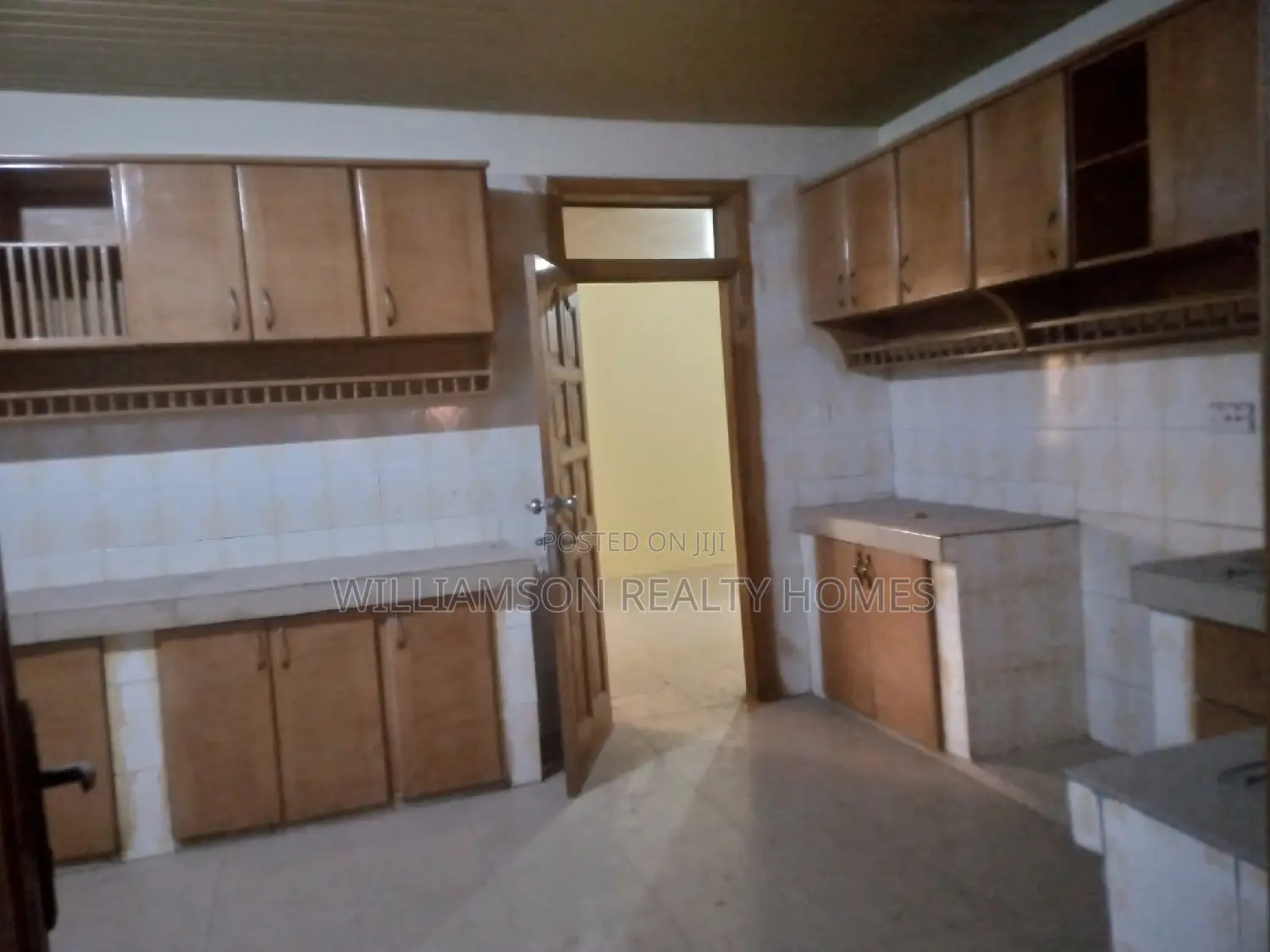 3bdrm Apartment in Community 18 Estate, Spintex for rent