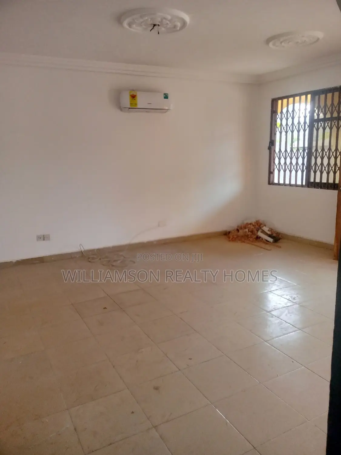 3bdrm Apartment in Community 18 Estate, Spintex for rent