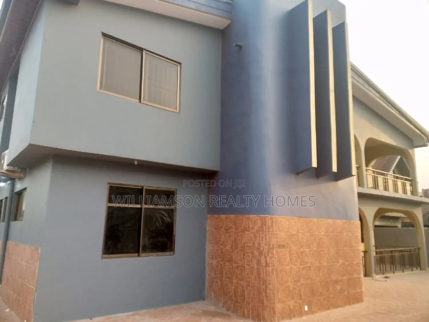 3bdrm Apartment in Community 18 Estate, Spintex for rent