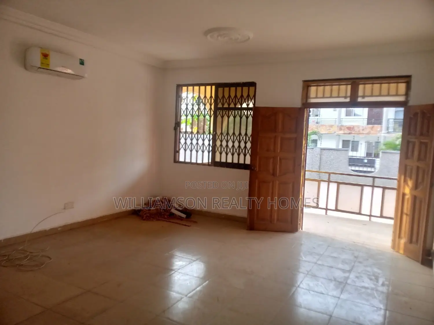3bdrm Apartment in Community 18 Estate, Spintex for rent
