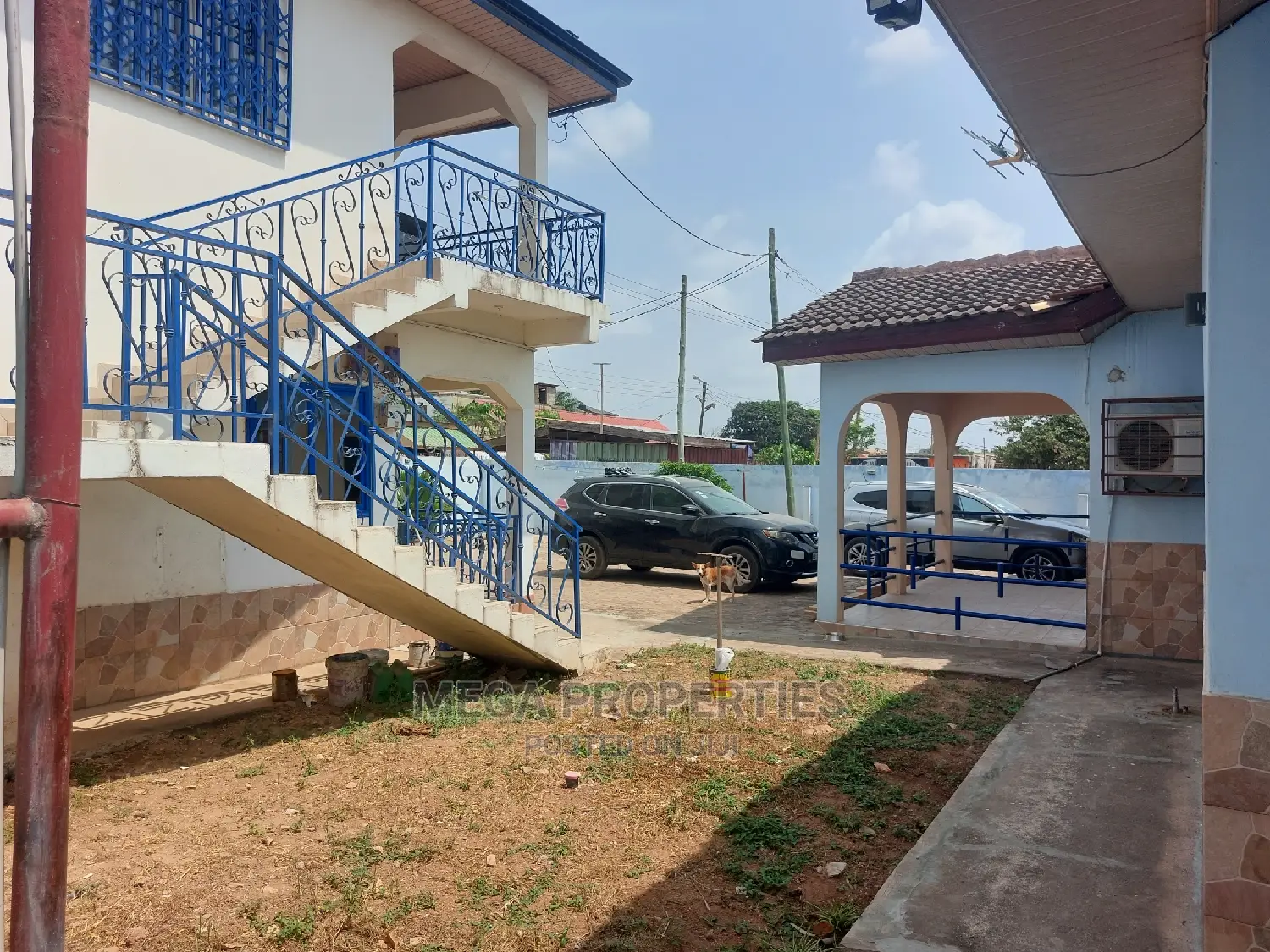 8bdrm Block of Flats in Sowutwuom for sale