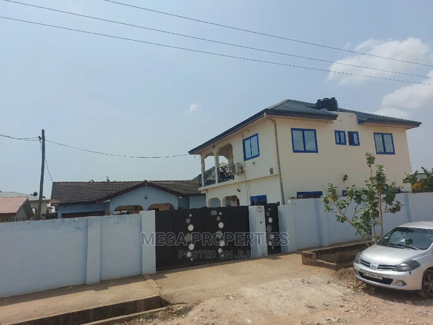 8bdrm Block of Flats in Sowutwuom for sale