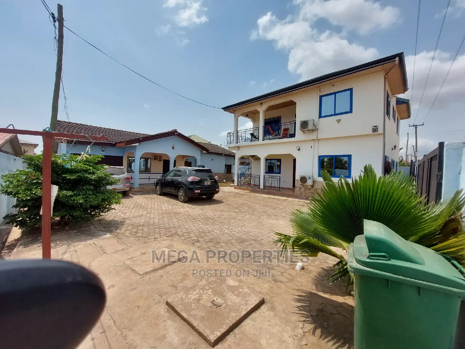 8bdrm Block of Flats in Sowutwuom for sale
