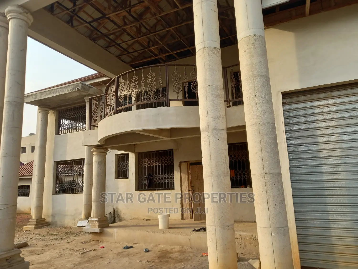 9bdrm House in Star Gate Properties, Ejisu-Juaben Municipal for sale