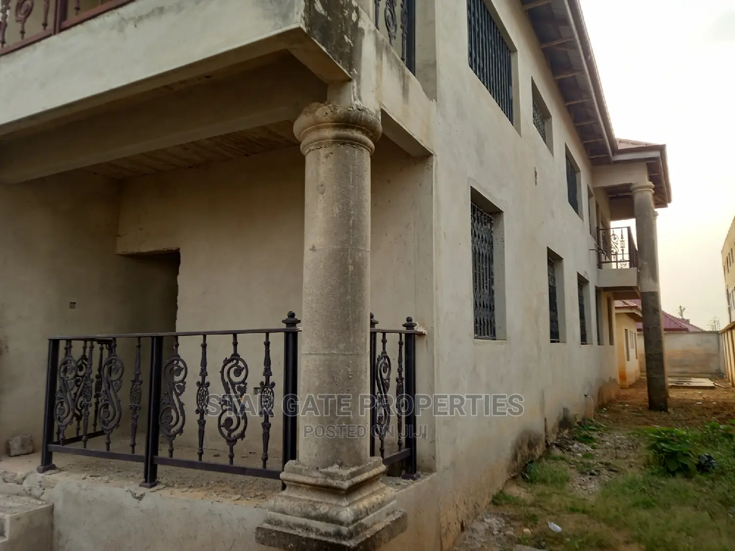 9bdrm House in Star Gate Properties, Ejisu-Juaben Municipal for sale