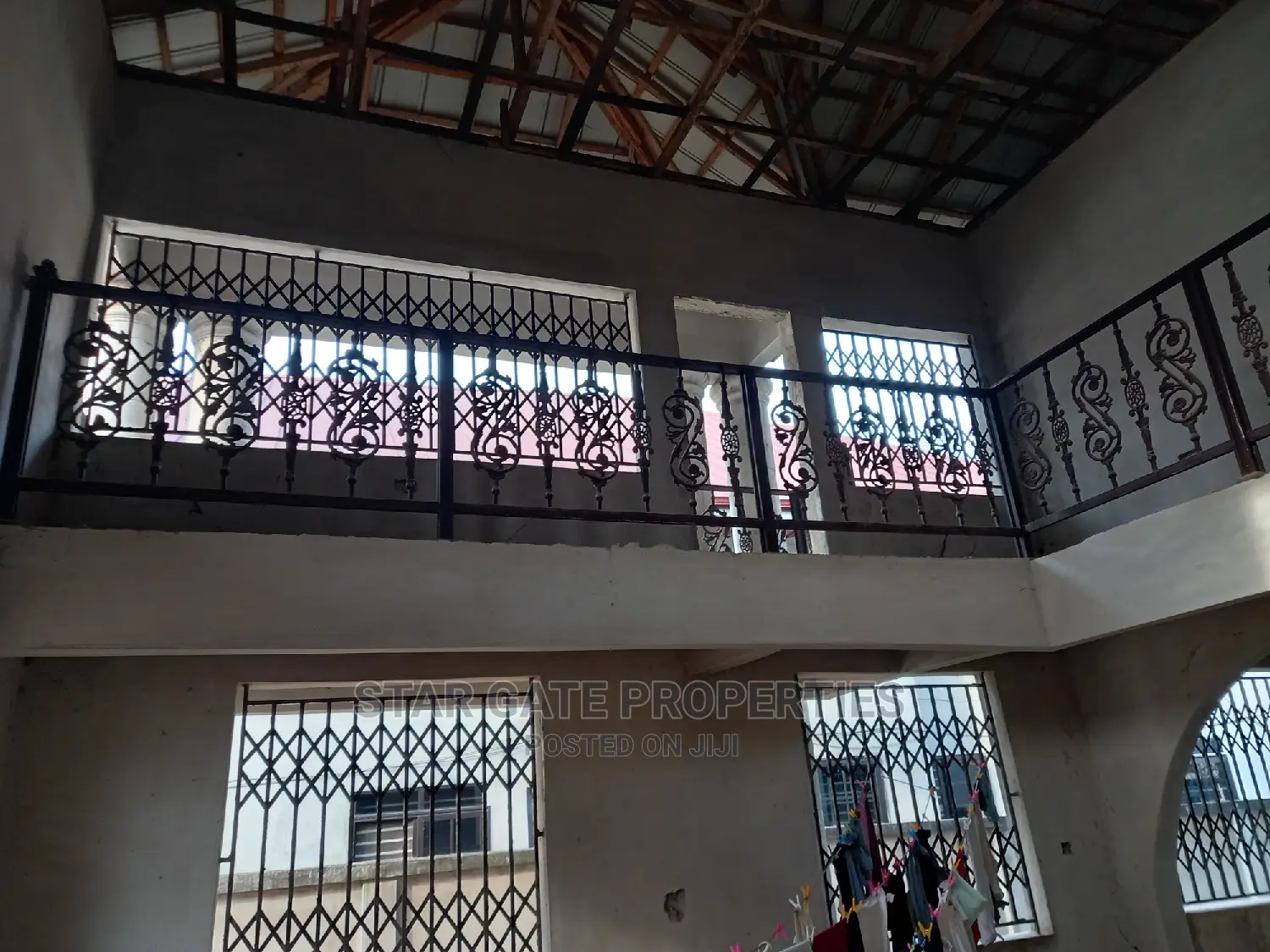 9bdrm House in Star Gate Properties, Ejisu-Juaben Municipal for sale