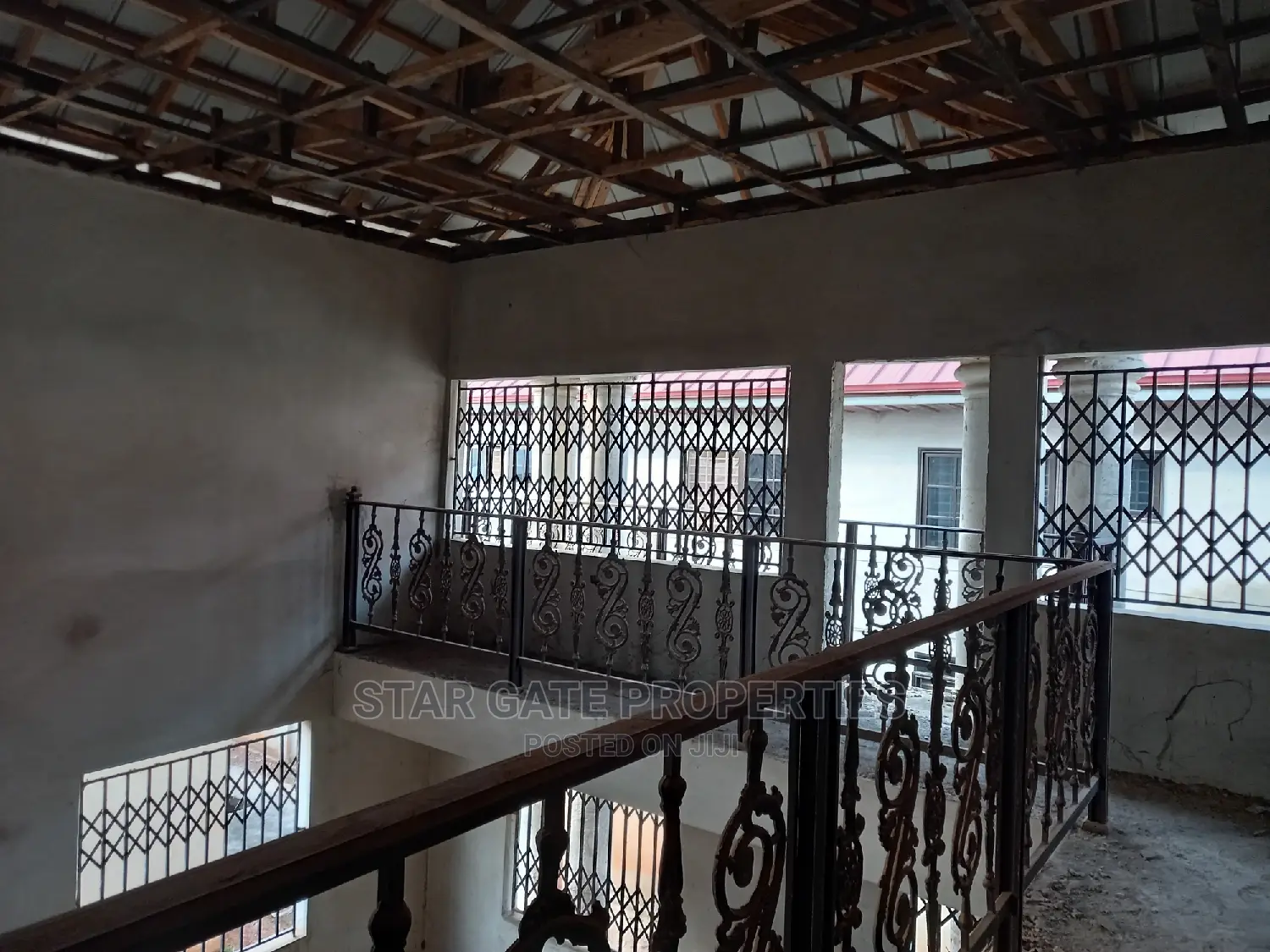 9bdrm House in Star Gate Properties, Ejisu-Juaben Municipal for sale