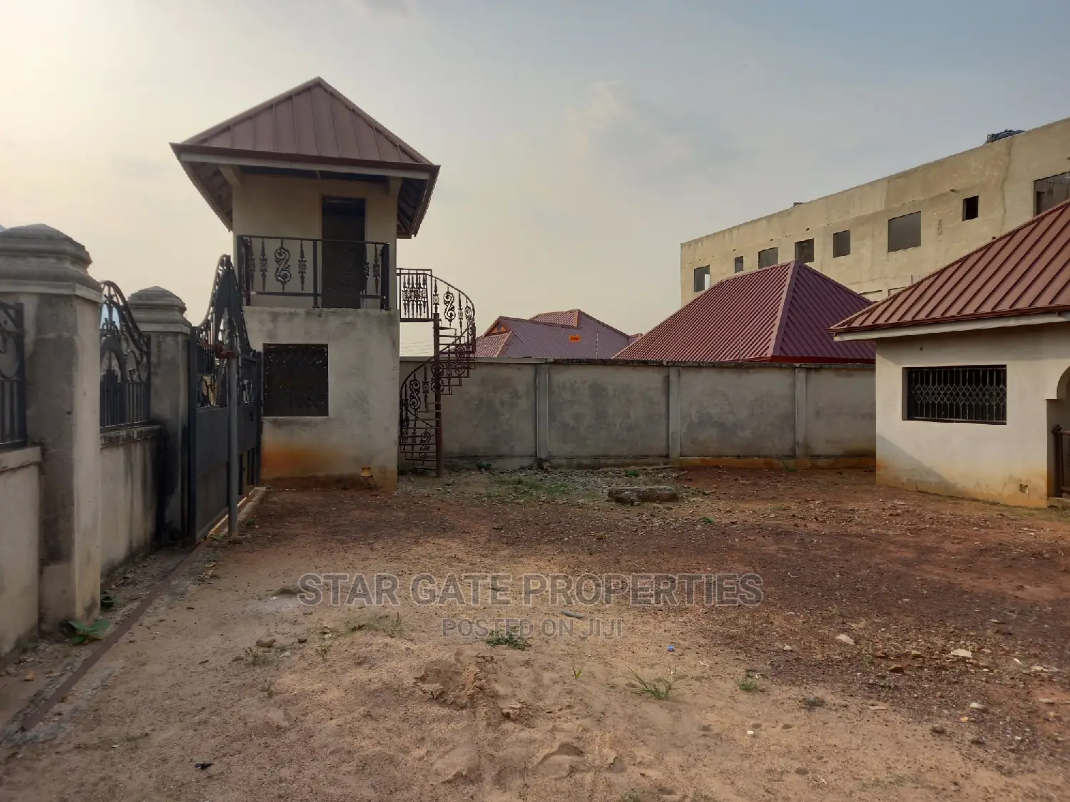 9bdrm House in Star Gate Properties, Ejisu-Juaben Municipal for sale
