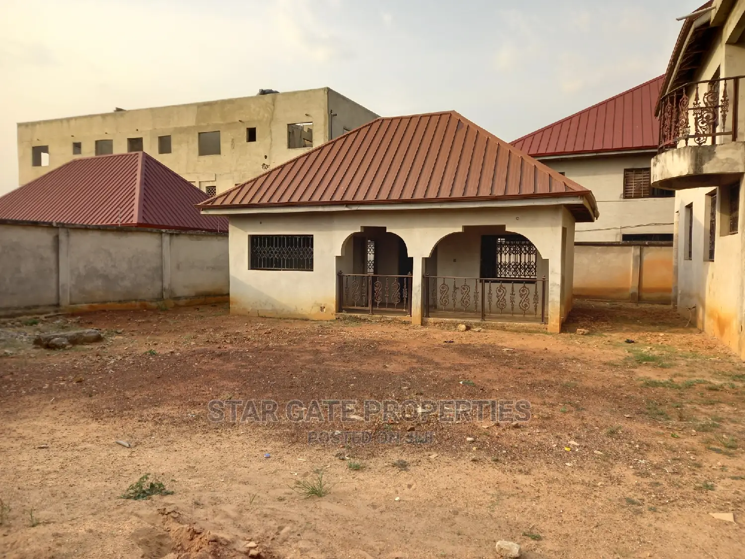 9bdrm House in Star Gate Properties, Ejisu-Juaben Municipal for sale