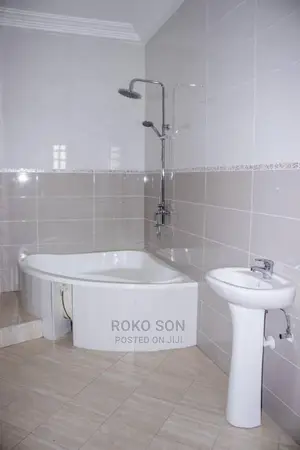 4bdrm Duplex in Dr Roko, Spintex for sale