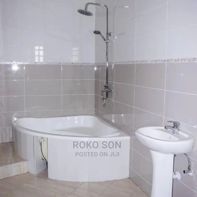 4bdrm Duplex in Dr Roko, Spintex for sale