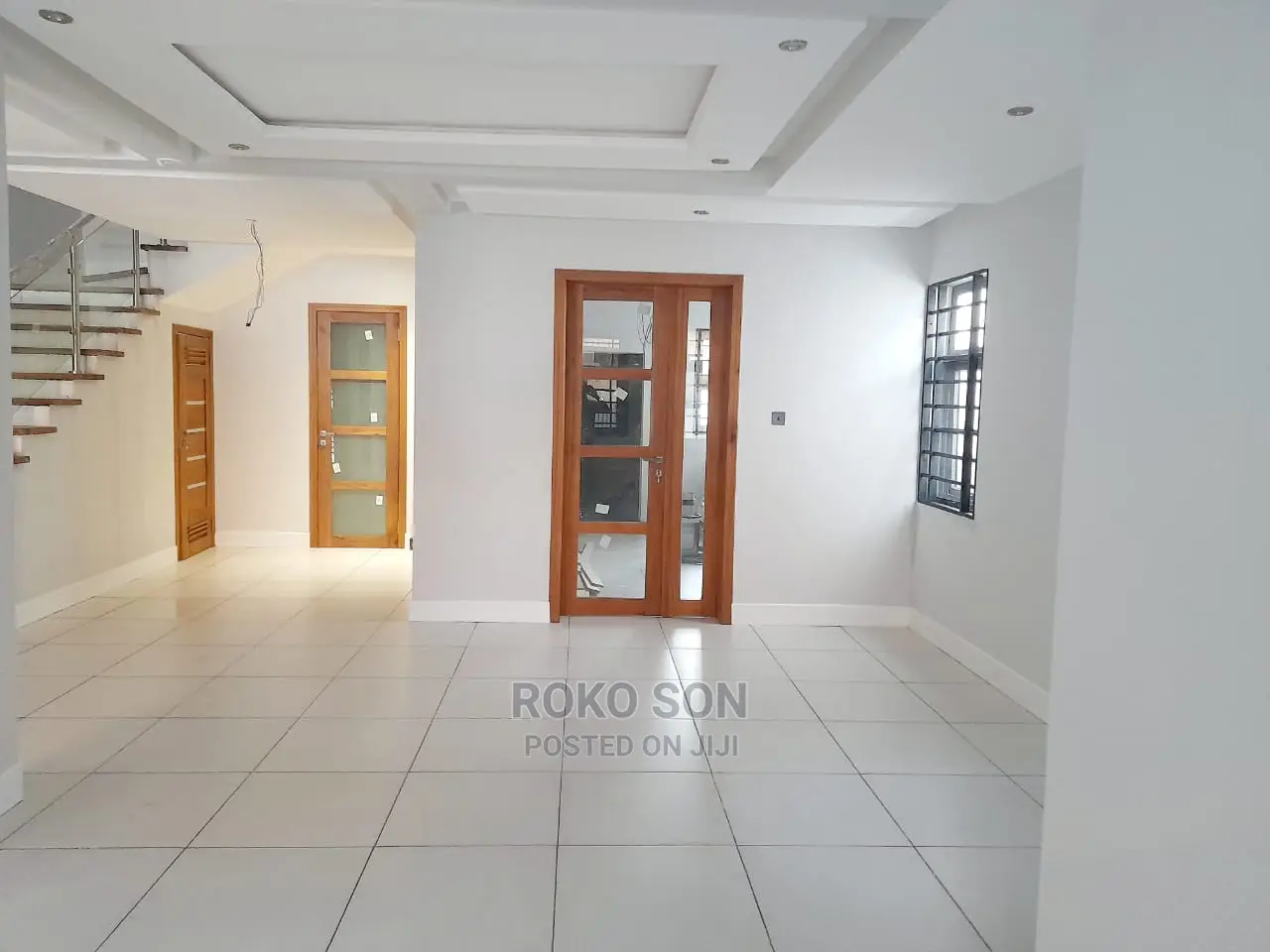 5bdrm Duplex in Dr Roko, the Mall for Sale