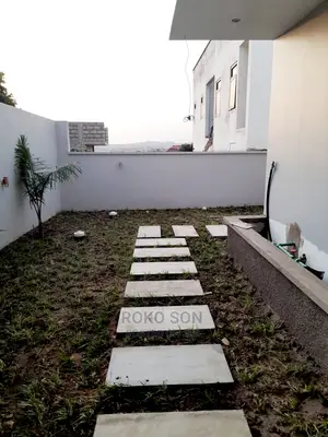 5bdrm Duplex in Dr Roko, the Mall for Sale