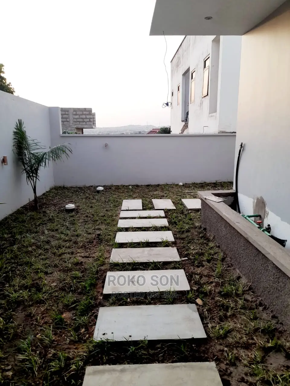 5bdrm Duplex in Dr Roko, the Mall for Sale