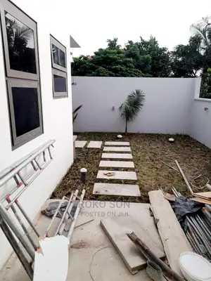 5bdrm Duplex in Dr Roko, the Mall for Sale