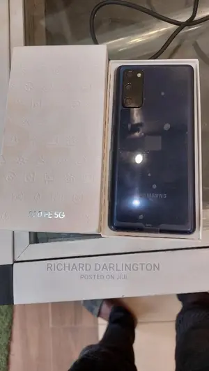 New Samsung Galaxy S20 FE 128 GB Blue