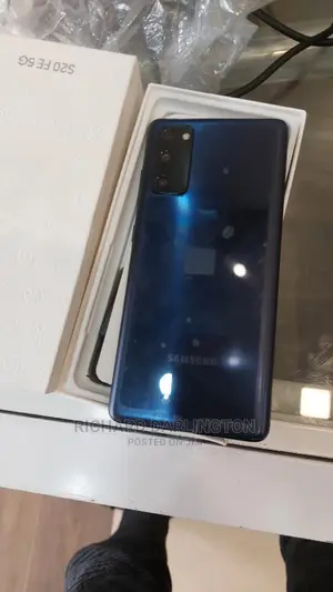New Samsung Galaxy S20 FE 128 GB Blue