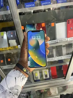 Apple iPhone 12 64 GB Silver