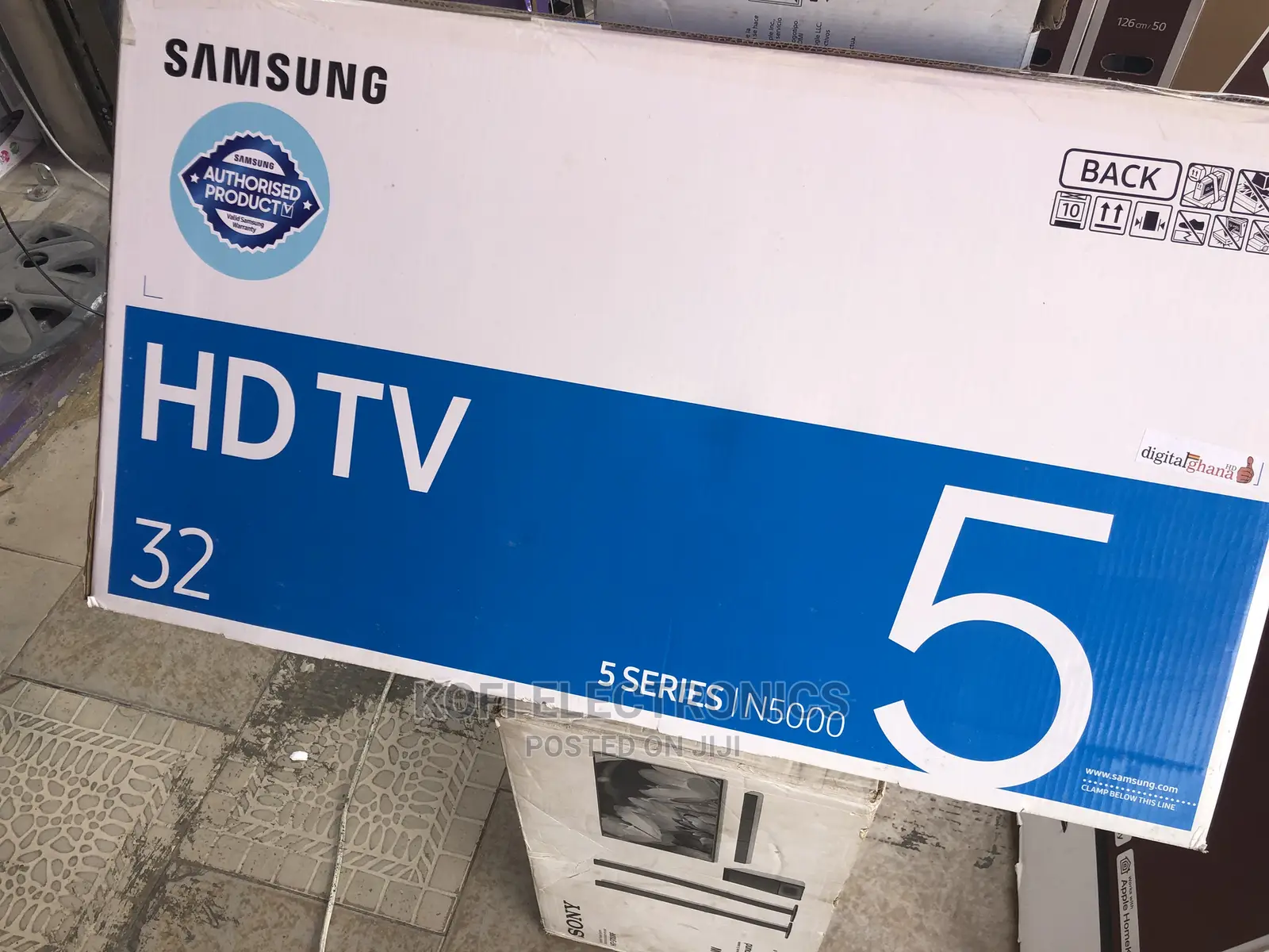 Durable Samsung 32" FHD Flat Digital Satellite LED TV