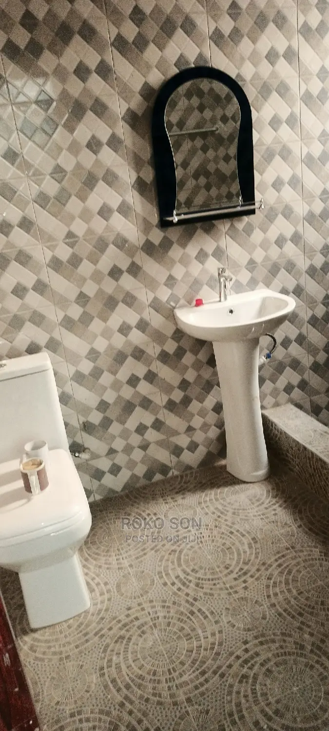 2bdrm Apartment in Dr Roko, Pokuase for rent