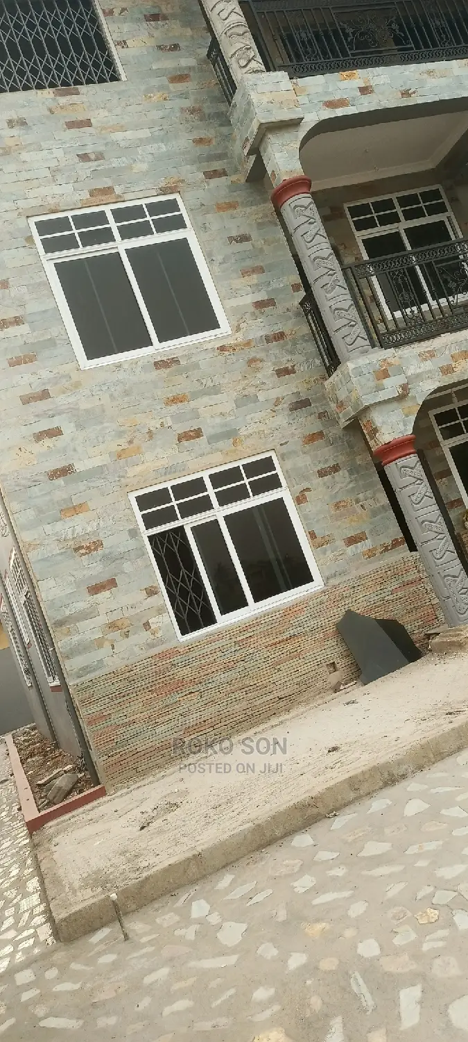 2bdrm Apartment in Dr Roko, Pokuase for rent