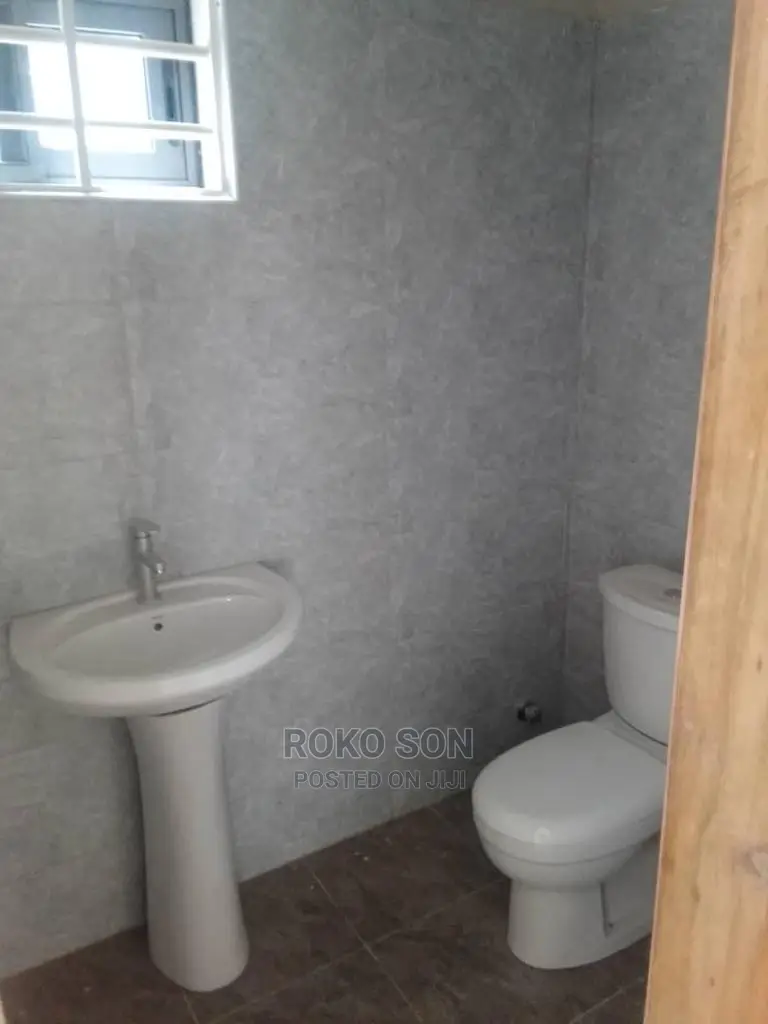 3bdrm Duplex in Dr Roko, Adenta for sale
