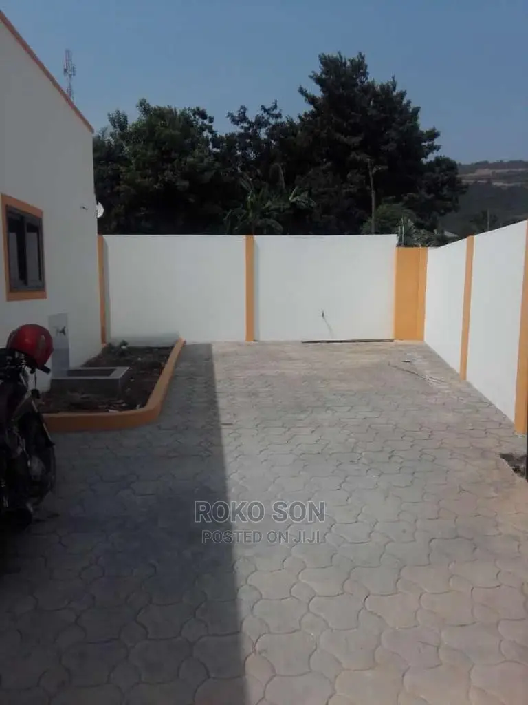 3bdrm Duplex in Dr Roko, Adenta for sale