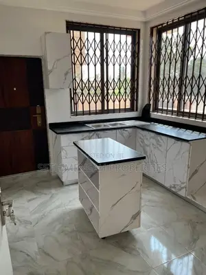 4bdrm House in Ashomang Estate for Sale