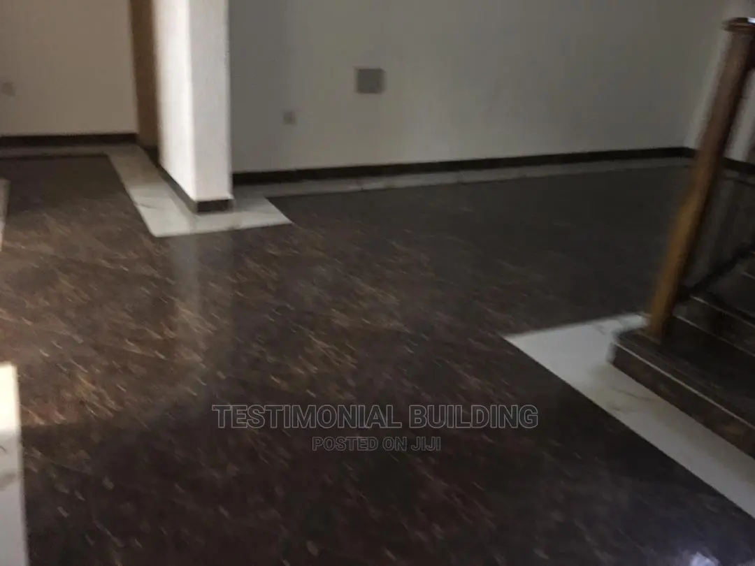 5bdrm House in Testimonial Building, a C Mall Area for Rent