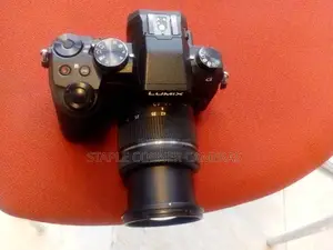 Panasonic Lumix G80 + 14-42mm Lens