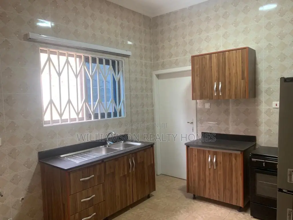 Fully Furnished 3bedrms Self HSE at Spintex