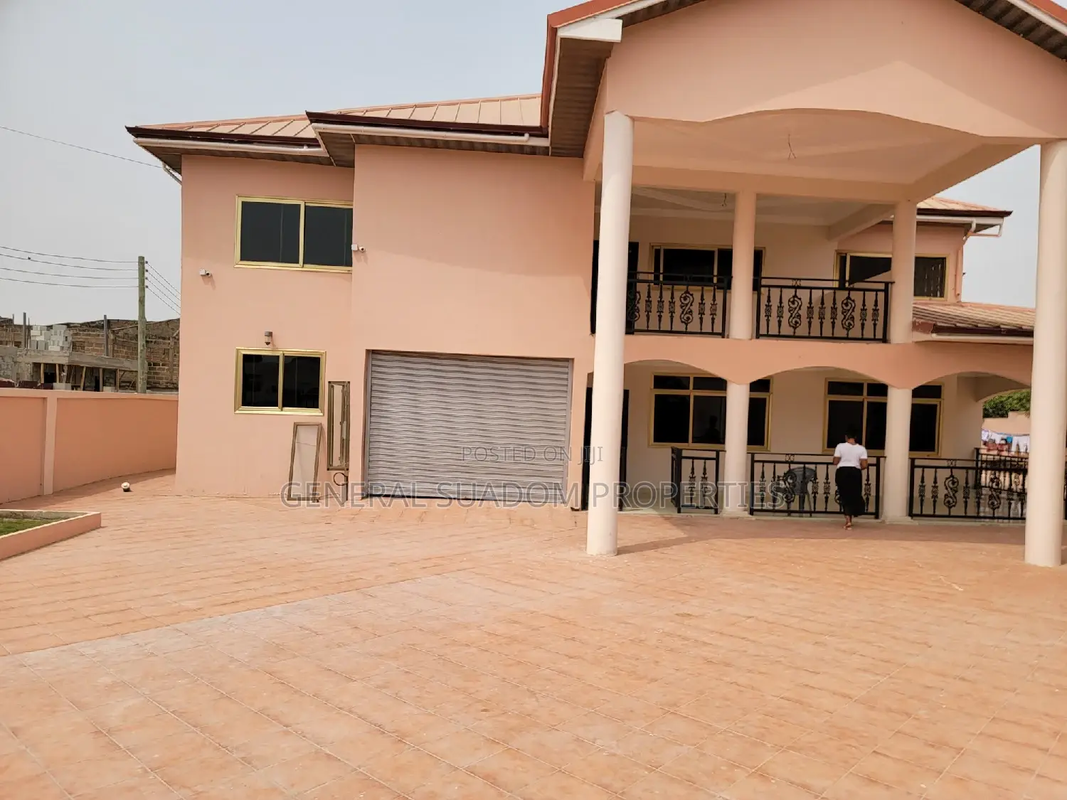 3bdrm Apartment in Suadom Properties, Baatsona Total for rent