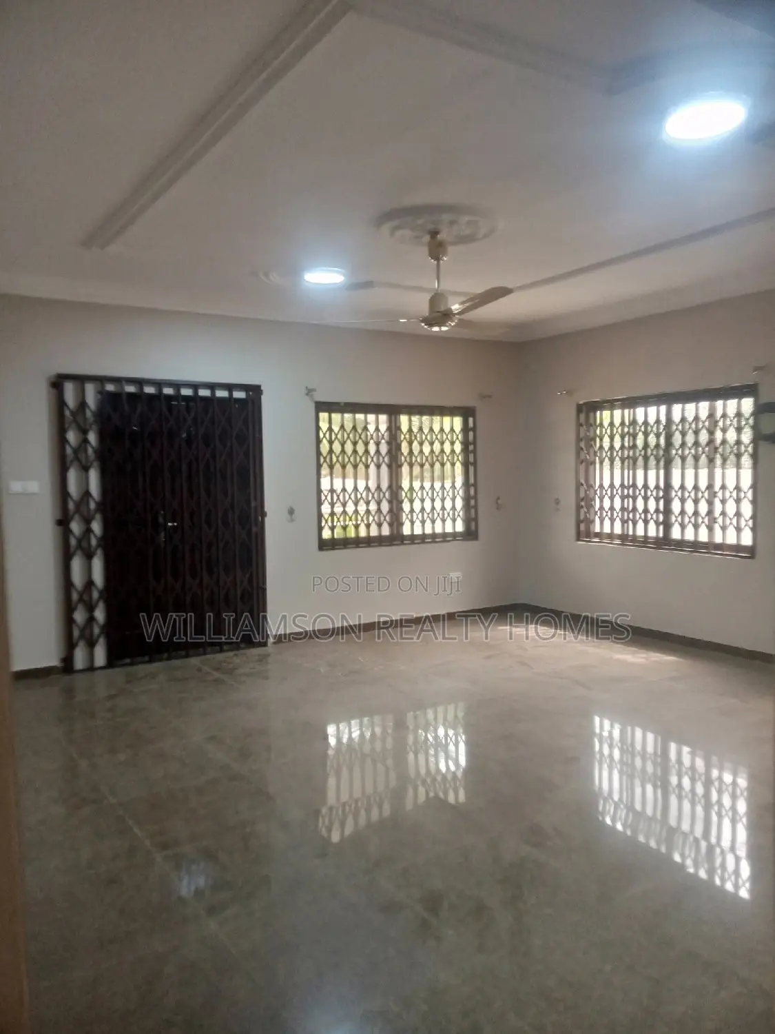 3bdrm House in Community 18, Spintex for rent