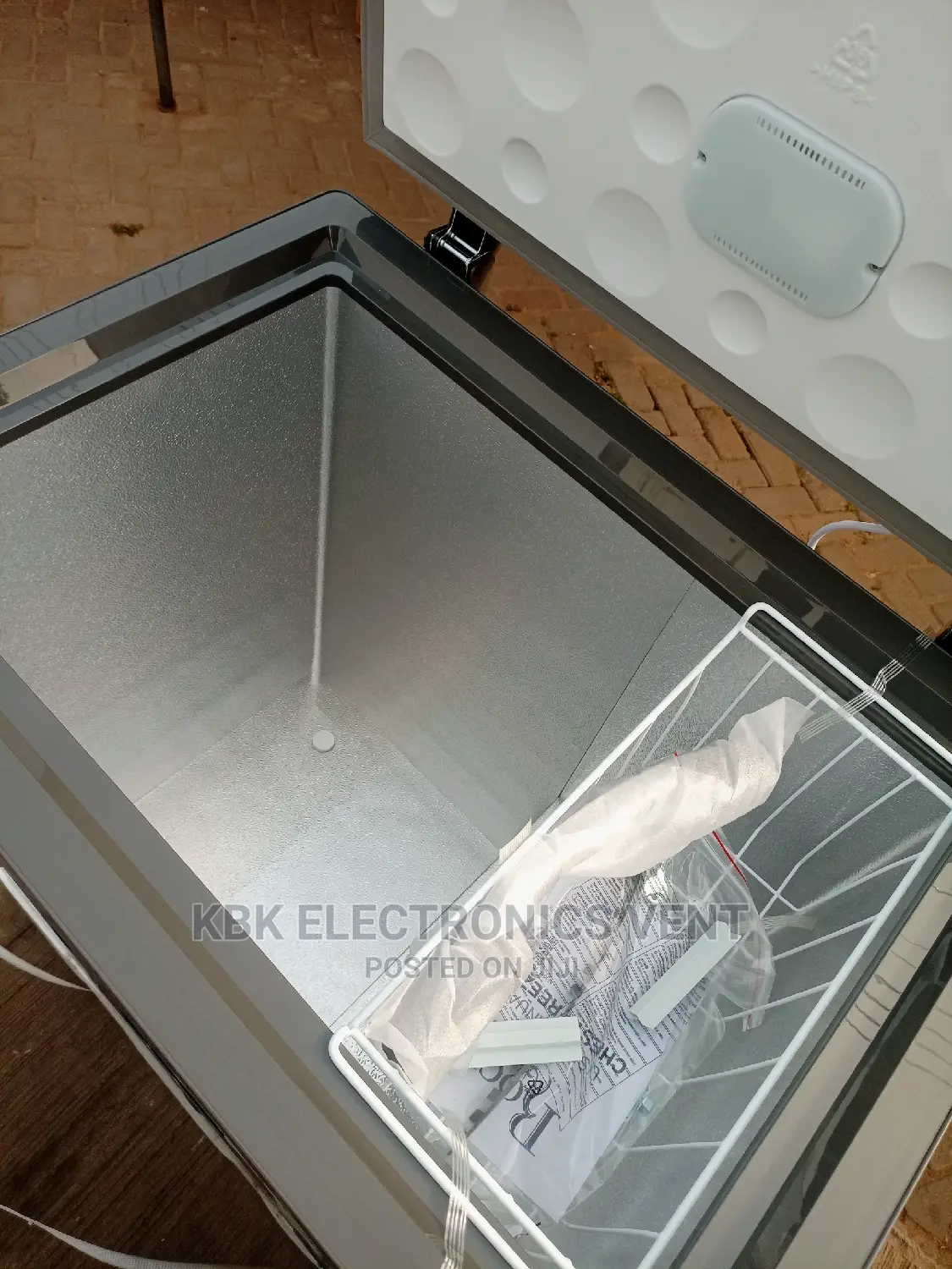 Roch 150ltr Single Door Chest Freezer