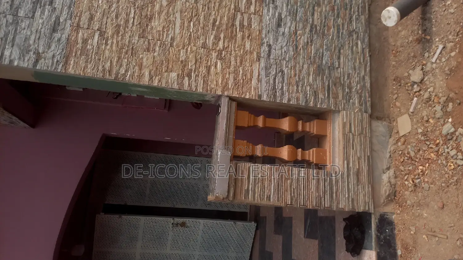 1bdrm Duplex in De-Icons Real Estate, Awutu Senya East Municipal