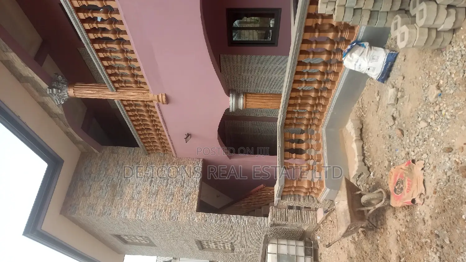 1bdrm Duplex in De-Icons Real Estate, Awutu Senya East Municipal
