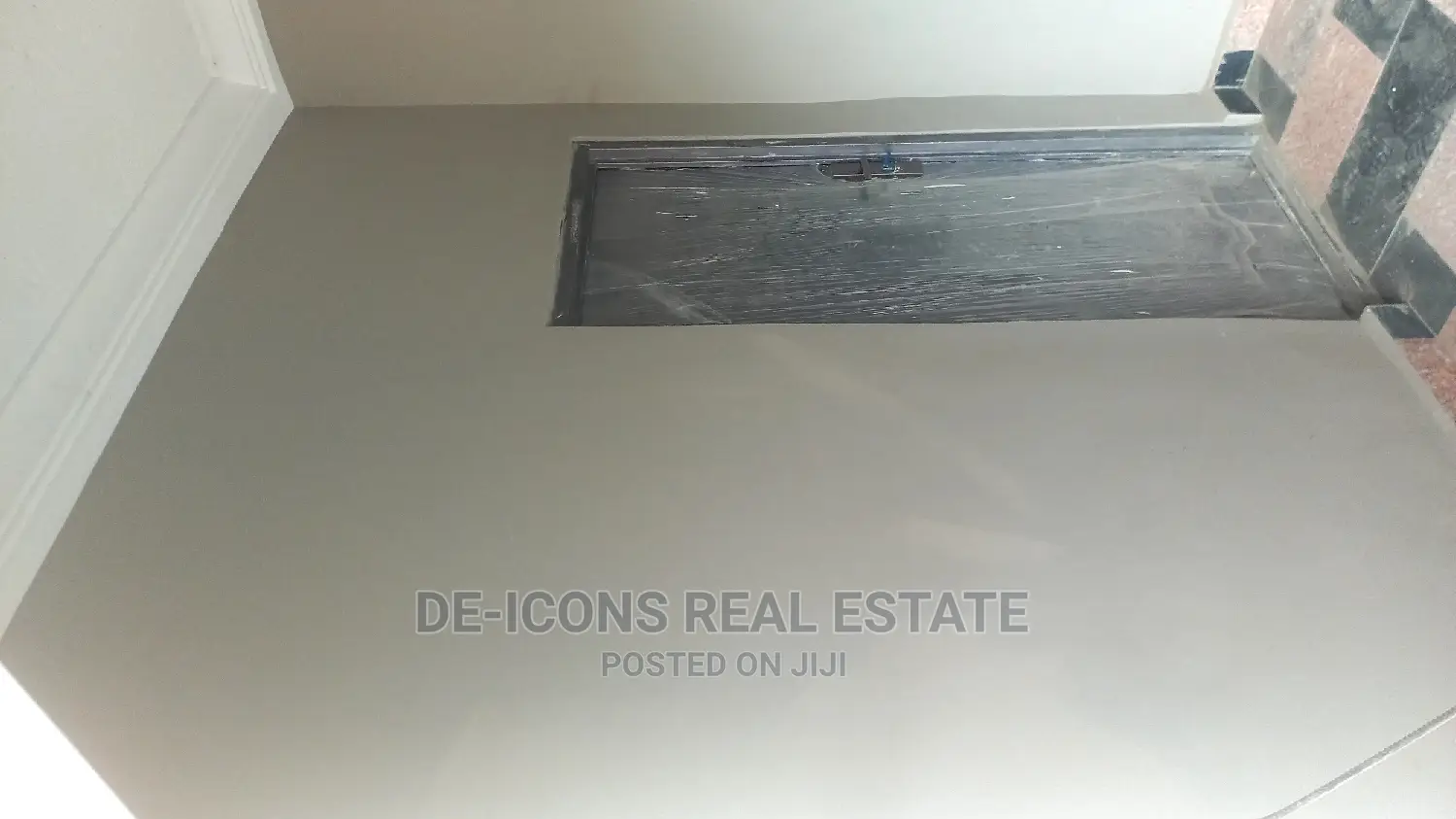 1bdrm Duplex in De-Icons Real Estate, Awutu Senya East Municipal