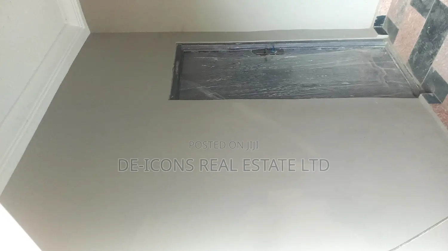 1bdrm Duplex in De-Icons Real Estate, Awutu Senya East Municipal