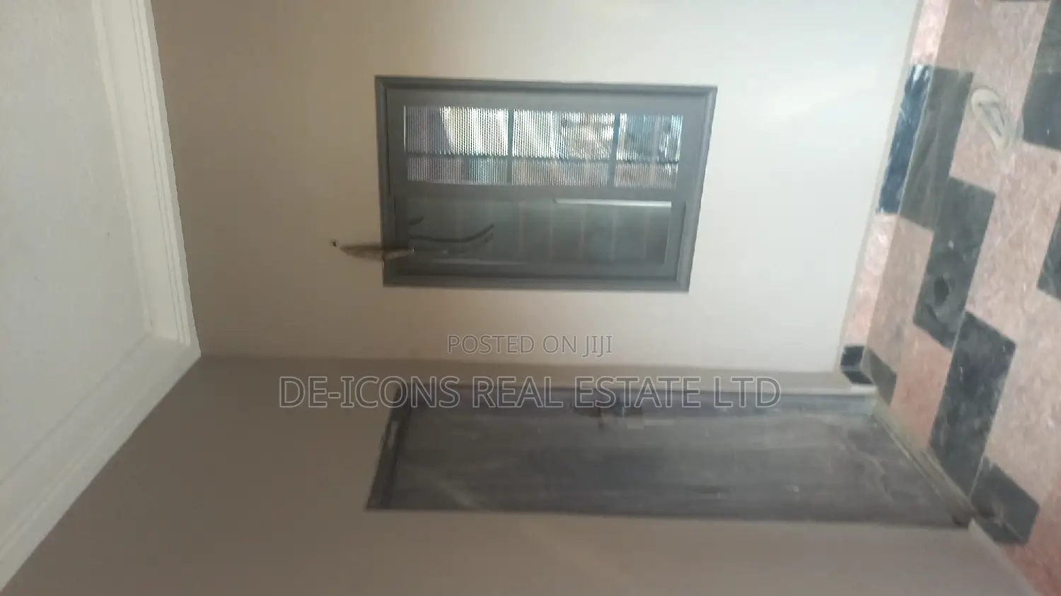 1bdrm Duplex in De-Icons Real Estate, Awutu Senya East Municipal