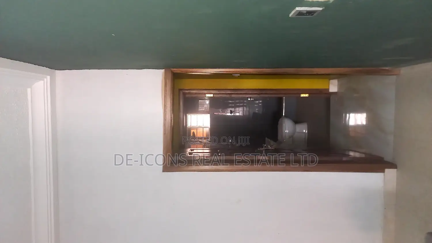 1bdrm Duplex in De-Icons Real Estate, Awutu Senya East Municipal