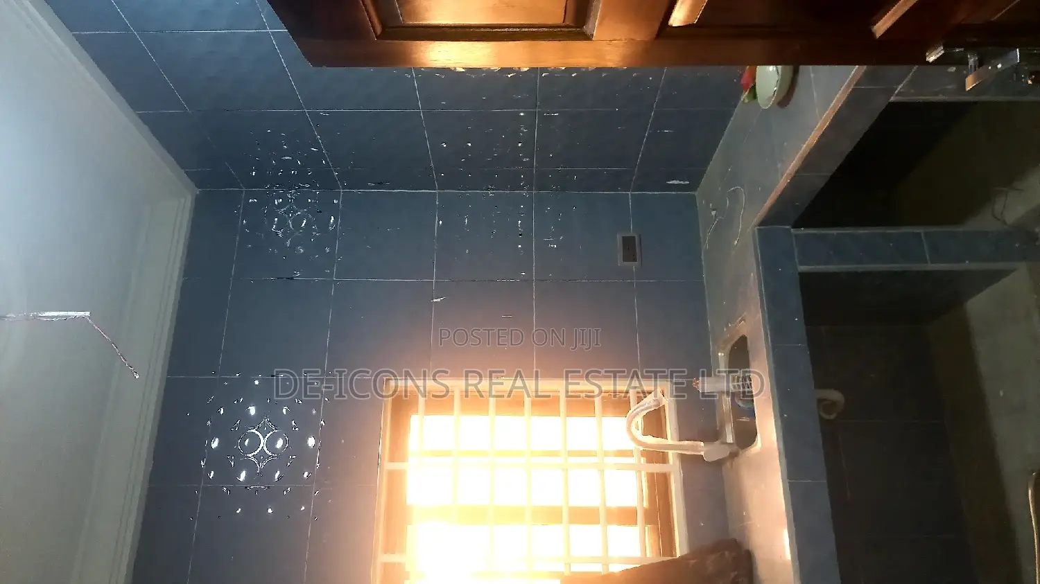 1bdrm Duplex in De-Icons Real Estate, Awutu Senya East Municipal