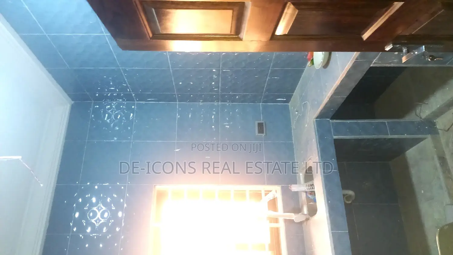 1bdrm Duplex in De-Icons Real Estate, Awutu Senya East Municipal