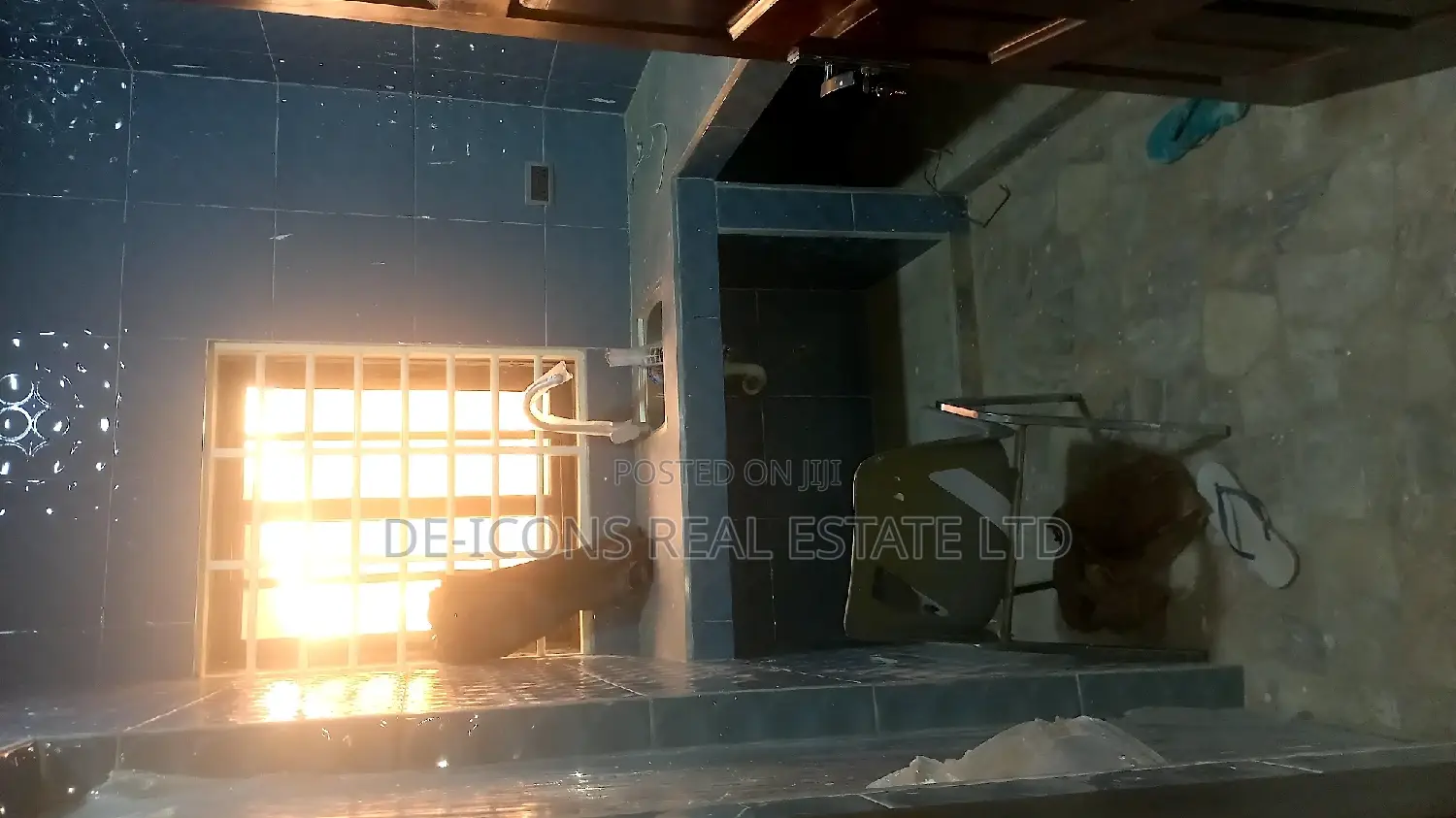 1bdrm Duplex in De-Icons Real Estate, Awutu Senya East Municipal