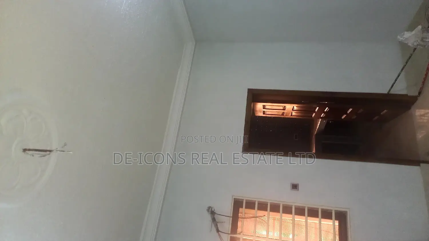 1bdrm Duplex in De-Icons Real Estate, Awutu Senya East Municipal