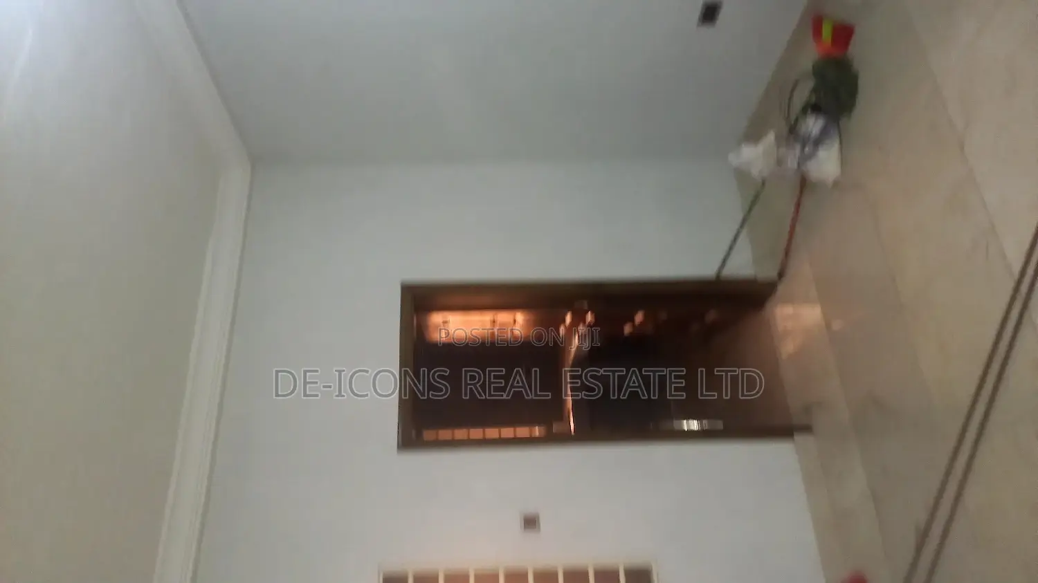 1bdrm Duplex in De-Icons Real Estate, Awutu Senya East Municipal